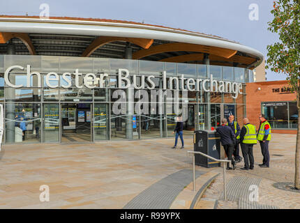 Chester Bus ou station de bus à Chester, la ville du comté de Cheshire, England, UK Banque D'Images