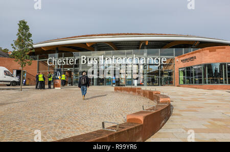 Chester Bus ou station de bus à Chester, la ville du comté de Cheshire, England, UK Banque D'Images