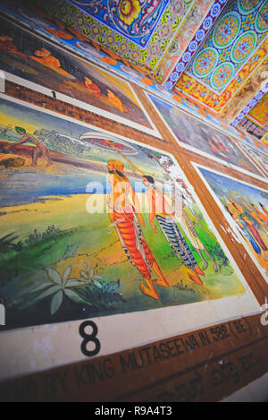 Murs peints au Temple Isurumuniya dans Anuradhapura, Sri Lanka. Banque D'Images