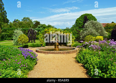 Les jardins de Beaulieu National Motor Museum, Palace House and Gardens, New Forest, Hampshire, Royaume-Uni Banque D'Images