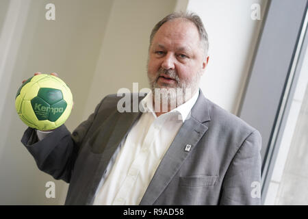 21 décembre 2018, Berlin : Andreas Michelmann, DHB Président, lors d'une conférence de presse. Le Championnat du Monde de handball aura lieu du 10 au 27 janvier 2019 en Allemagne et au Danemark. Photo : Jörg Carstensen/dpa Banque D'Images
