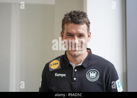 21 décembre 2018, Berlin : Christian Prokop, DHB entraîneur national, lors d'une conférence de presse. Le Championnat du Monde de handball aura lieu du 10 au 27 janvier 2019 en Allemagne et au Danemark. Photo : Jörg Carstensen/dpa Banque D'Images