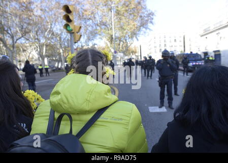 Barcelone, Espagne. Dec 21, 2018. Une vue générale de la rue de Barcelone au cours de la réunion du conseil des ministres à Barcelone, Espagne, le vendredi 21 décembre 2018 Credit : CORDON PRESS/Alamy Live News Banque D'Images