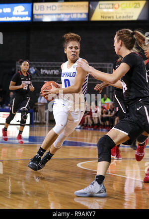 Déc 21, 2018 : Buffalo Bulls avant été Hemphill (0) entraîne la peinture lors du second semestre de jouer dans le jeu de basket-ball de NCAA entre le Stanford Cardinal et Buffalo Bulls à Alumni Arena à Amherst, N.Y. (Nicholas T. LoVerde/Cal Sport Media) Banque D'Images