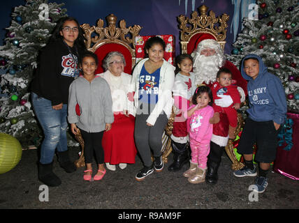 Los Angeles, CA, USA. Dec 21, 2018. Atmosphère, à la mission de Los Angeles Événement de Noël à la mission de Los Angeles à Los Angeles, Californie le 21 décembre 2018. Credit : Faye Sadou/media/Alamy Punch Live News Banque D'Images