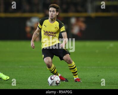 Dortmund, Allemagne. Déc 21, 2018 Football 21.12.2018. firo, 1ère saison 2018/2019 Bundesliga, BVB Borussia Dortmund - Borussia VfL Mönchengladbach, Gladbach Borussia Mönchengladbach, 2 : 1 seule action, Raphaël Guerreiro | utilisée dans le monde entier : dpa Crédit/Alamy Live News Banque D'Images