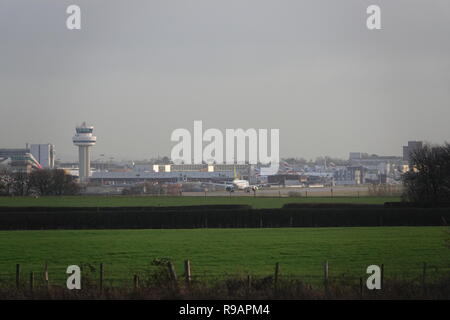 Gatwick, Londres, Royaume-Uni, 22 Décembre, 2018.De l'aéroport Gatwick de Londres dans la matinée du 22 décembre 2018, à la suite d'une attaque de drone Crédit : arrestations Andy Stehrenberger/Alamy Live News Banque D'Images