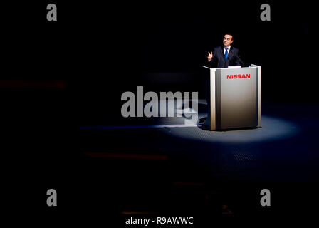 Carlos Ghosn, ancien président et directeur général de Nissan Motor Co., donne un discours à l'AC du constructeur à Yokohama, Kanagawa, Japon le 19 le 2 oct. Banque D'Images