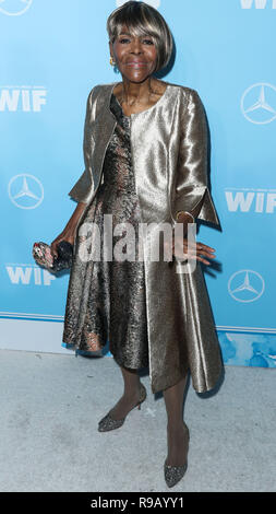 WEST HOLLYWOOD, LOS ANGELES, CA, USA - 15 SEPTEMBRE : actrice Cicely Tyson arrive à la variété et Women in Film annuel avant la célébration aux Emmy Awards 2017 tenue à Gracias Madre le 15 septembre 2017 à West Hollywood, Los Angeles, Californie, États-Unis. (Photo par Xavier Collin/Image Press Office) Banque D'Images