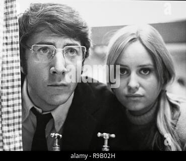 Film Original Titre : les chiens de paille. Titre en anglais : les chiens de paille. Année : 1971. Réalisateur : SAM PECKINPAH. Stars : Dustin Hoffman, SUSAN GEORGE. Credit PHOTOS : ABC CORP/LIBÉRATION CINERAMA / Album Banque D'Images