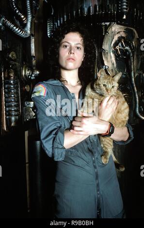 Titre original : alien. Titre en anglais : alien. Année : 1979. Réalisateur : Ridley Scott. Stars : Sigourney Weaver. Crédit : 20TH CENTURY FOX / Album Banque D'Images