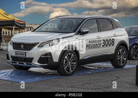 Rome Ostia Lido, Italie. 07/21/2018 Peugeot 3008 suv dans exhibition Banque D'Images