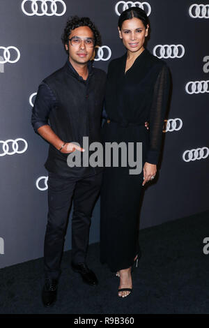 HOLLYWOOD, LOS ANGELES, CA, USA - 14 SEPTEMBRE : Kunal Nayyar, Neha Kapur arrivent à l'avant 2017 Audi Emmy Party - 69e Emmy Awards s'est tenue à la Chambre de mettre en surbrillance Hollywood Dream le 14 septembre 2017 à Hollywood, Los Angeles, Californie, États-Unis. (Photo par Xavier Collin/Image Press Office) Banque D'Images