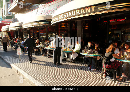 États-unis, Californie, San Francisco, Calzone's restaurant situé au coeur de North Beach sur Columbus Street Banque D'Images