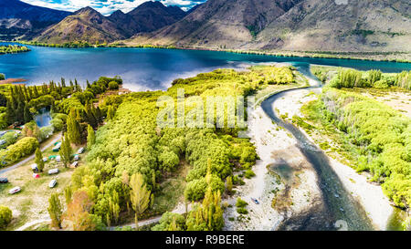 Avimore terre Camp Lake sur la rivière Omatemata Banque D'Images