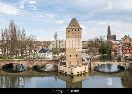 STRASBOURG, FRANCE - 03 avril 2018 : vue sur la Petite France à Strasbourg, France district de Barrage Vauban au printemps 2018 Banque D'Images