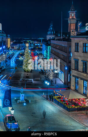 HELSINGBORG, SUÈDE - Décembre 05, 2018 : une longue nuit d'exposition Lieux d'Helsingborgs place principale de la ville. Banque D'Images