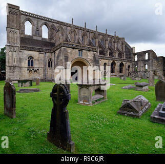 L'Abbaye de St Paul's Church et le reste de l'abbaye bénédictine, Malmesbury, Wiltshire Banque D'Images