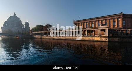 Dôme de Berlin, Alte Galerie Nationale, Berlin, Allemagne Banque D'Images