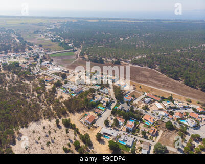 Vue aérienne de l'Brejos da Carregueira pinède maritime en Comporta Banque D'Images