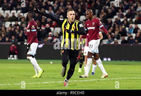 Gerard Deulofeu du Watford célèbre marquant son deuxième but de côtés du jeu pendant le match de Premier League stade de Londres. Banque D'Images