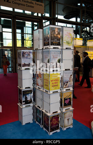 Impressions de l'offre différents et des présentations sur les stands dans les différentes salles à la foire du livre 2018 de Francfort am Main Allemagne Banque D'Images