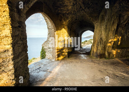 Grotte Adelaides ; Rame Head, Cornwall, UK Banque D'Images