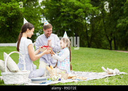 Fête d'anniversaire en plein air Banque D'Images