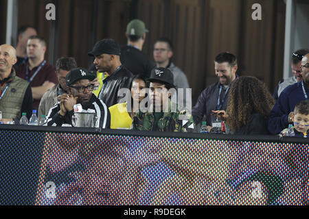 Les célébrités à Los Angeles Rams jeu. Le Los Angeles Rams défait les Kansas City Chiefs par le score final de 54-51 au Los Angeles Memorial Coliseum de Los Angeles, CA. Avec : Jay-Z Où : Los Angeles, California, United States Quand : 20 Nov 2018 Source : WENN.com Banque D'Images