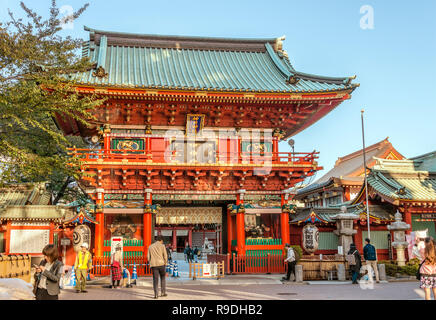 Entrée à l'ancien sanctuaire Kanda Myojin, sanctuaire Shinto situé à Chiyoda, Tokyo, Japon Banque D'Images