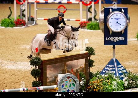 Londres, Royaume-Uni. Dec 22, 2018. La 3ème place. Laura Kraut équitation Zeremonie. USA.. La Coupe du monde de saut FEI Longines. Concours hippique. Olympia. La London International Horse Show. Londres. GBR. 22/12/2018. Credit : Sport en images/Alamy Live News Banque D'Images