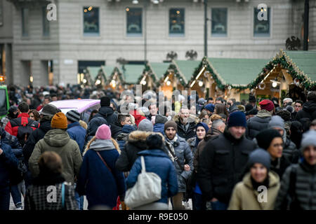 Milan, Italie. Dec 23, 2018. Crédit d'achats de Noël : LaPresse/Alamy Live News Banque D'Images