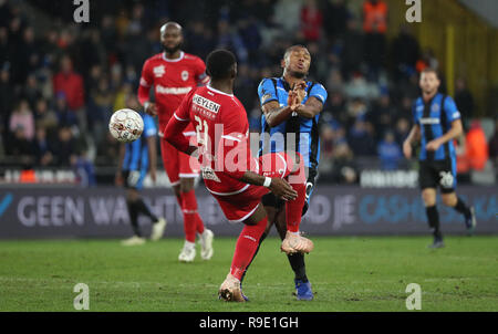 Bruges, Belgique. 23 décembre 2018. Dylan Batubinsika d'Anvers et Lois d'Openda Club Brugge lutte pour le ballon au cours de la Jupiler Pro League match day 20 entre le Club de Bruges et le Royal Antwerp FC le 23 décembre 2018 à Bruges, Belgique. (Photo de Vincent V Crédit : Pro Shots/Alamy Live News Banque D'Images