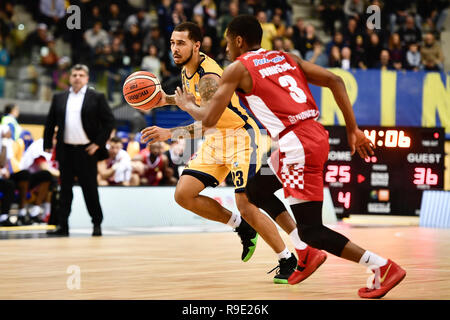 Turin, Italie. Dec 23, 2018. Foto Marco Alpozzi - LaPresse 23 12 2018, Torino, Italia Sport Panier Panier - Satagione 2018 - 2019 - Turin Fiat Vs Pistoia Panier 2000 Nella foto : Marco Alpozzi Photo Dallas Moore - LaPresse 23 décembre 2018 Turin, Italie Serie A Sport Basket Basket - Saison 2018 - 2019 Turin Fiat Vs Pistoia Panier 2000 Dans le pic : Dallas Moore Crédit : LaPresse/Alamy Live News Banque D'Images