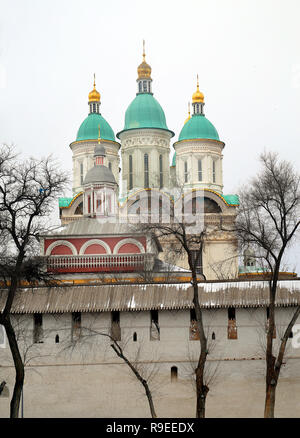 Belle architecture orthodoxe photo Cathédrale de l'Assomption à Astrakhan en hiver Banque D'Images