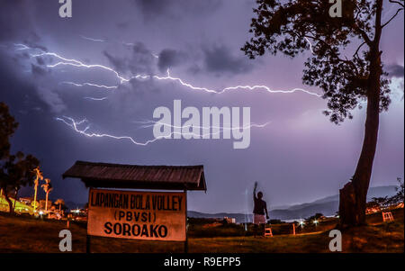 Orage a frappé l'île de Sulawesi Banque D'Images