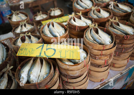 Décrochage du poisson, Mun Mueang Road, Chiang Mai, Thaïlande Banque D'Images