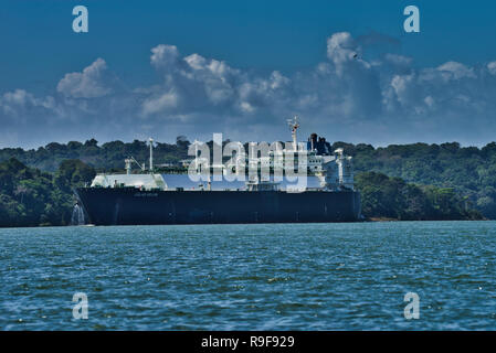 Les navires en transit dans le canal de Panama Banque D'Images