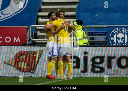 Birmingham City's Che Adams célèbre marquant son côtés premier but le 22 décembre 2018, DW Stadium, Wigan, Angleterre ; Sky Bet Championship, Wigan Athletic vs Birmingham City ; Credit : Terry Donnelly/News Images images Ligue de football anglais sont soumis à licence DataCo Banque D'Images