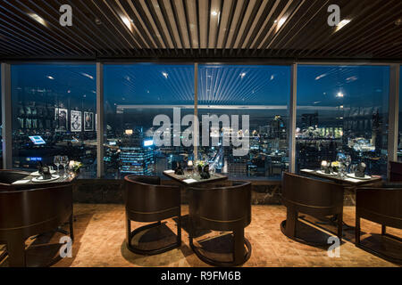 Intérieur du restaurant raffiné de l'Urbani, Bangkok, Thaïlande Banque D'Images