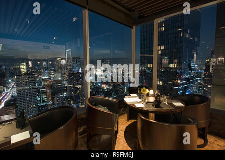 Intérieur du restaurant raffiné de l'Urbani, Bangkok, Thaïlande Banque D'Images