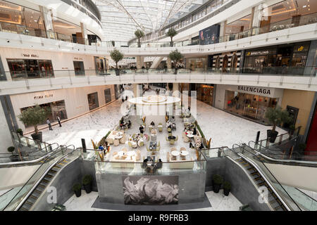 L'intérieur de nouvelle section de luxe de Dubaï Mall Fashion Avenue , Centre de Dubaï, Émirats Arabes Unis Banque D'Images