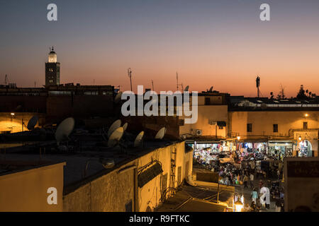 Marrakech, Maroc - 18 septembre 2017 : Marrakech skyline at Dusk Banque D'Images