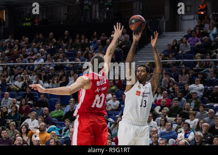 Madrid, Espagne. Dec 23, 2018. Trey Thompkins lors de la victoire sur le Real Madrid Murcie UCAM (80 - 74) en Liga Endesa match de saison régulière (jour 13) célébrée à Madrid (Espagne) à Wizink Centre. Le 23 décembre 2018. Credit : Juan Carlos García Mate/Pacific Press/Alamy Live News Banque D'Images