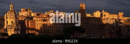 Forum impérial, vue panoramique à l'après-midi. Rome Banque D'Images