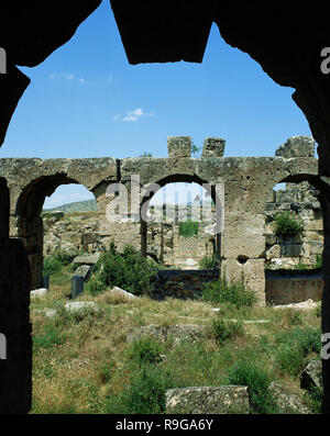 La Turquie. Aphrodisias. Le grec ancien ville hellénique, avec une grande prospérité à l'époque de Tibère, empereur romain. Ruines des thermes de la ville. L'Anatolie. Banque D'Images