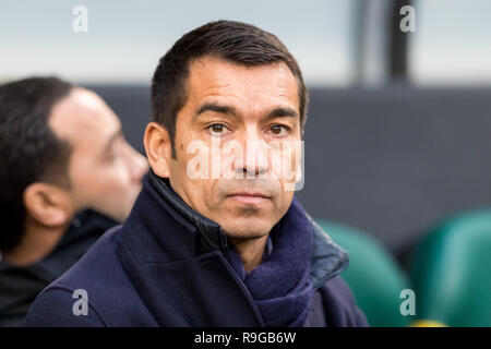 La Haye, Pays-Bas 23 décembre 2018 de l'Eredivisie néerlandaise de football : ADO La Haye v Feyenoord L-R : coach Giovanni van Bronckhorst van Feyenoord : Crédit photos Orange vof/Alamy Live News Banque D'Images