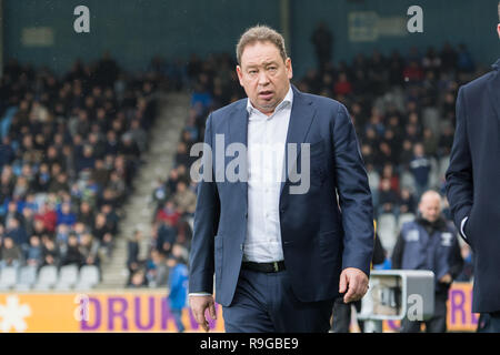 Doetinchem Pays-Bas, 23 décembre 2018 de l'Eredivisie néerlandaise de football : De Graafschap v Vitesse Arnhem 2018-2019 de l'eredivisie L-R Coach van Vitesse Leonid Slutsky, Crédit : Orange Photos vof/Alamy Live News Banque D'Images