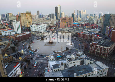 Shenyang, Shenyang, Chine. Le 24 décembre, 2018. Shenyang, Chine-décor de Zhongshan Square à Shenyang, au nord-est ChinaÃ¢â€ La province de Liaoning. Crédit : SIPA Asie/ZUMA/Alamy Fil Live News Banque D'Images