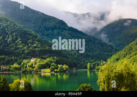 Paysage de rivière Pilva, Jajce, Bosnie-Herzégovine Banque D'Images